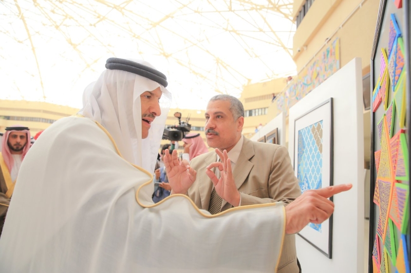  الأمير سلطان بن سلمان يرعى حفل تسليم جائزة التراث العمراني للطلاب
