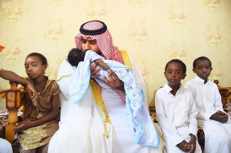  نائب أمير جازان يعزي أسرة الشهيد علي عبادي
