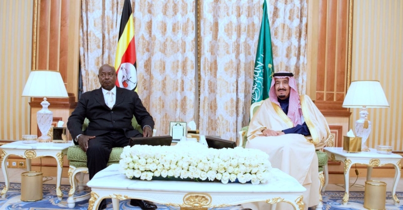 خادم الحرمين الشريفين يعقد جلسة مباحثات رسمية مع الرئيس الأوغندي