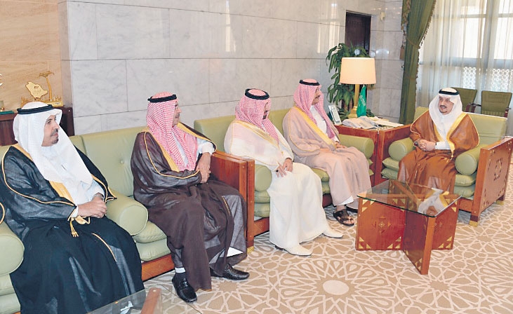  الأمير فيصل بن بندر يستقبل محافظي الرياض 