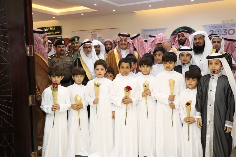 الأمير سعود بن نايف يدشن مشروعات في حفر الباطن
