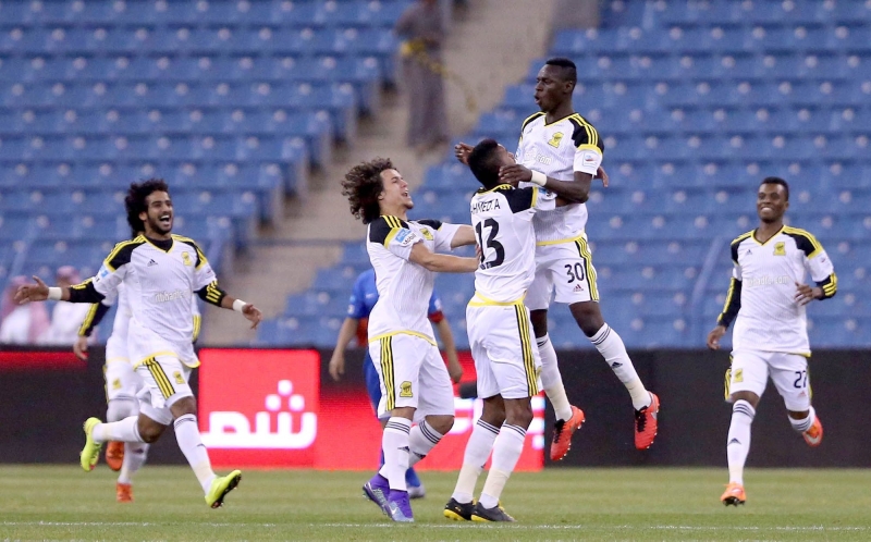 خسارة الهلال والأهلي تشعل المنافسة على لقب الدوري السعودي
