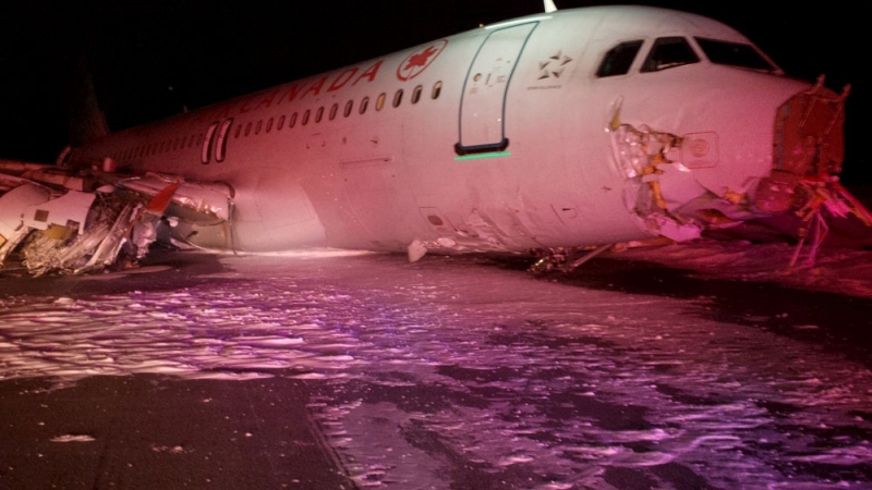 إصابة 23 بعد انزلاق طائرة تابعة للخطوط الجوية الكندية في مطار هاليفاكس