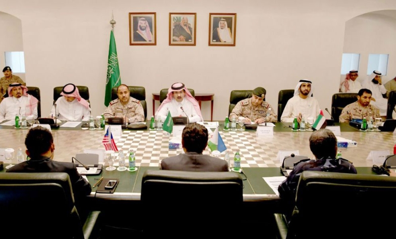 السفراء والملحقون العسكريون لـ«التحالف» يناقشون تطورات الأحداث في اليمن

