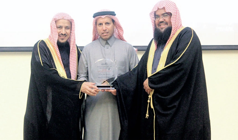 الشيخ صالح اليوسف والشيخ سعد البريك خلال اطلاق الحملة 