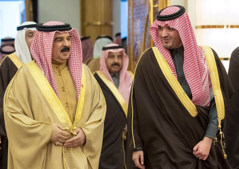 ملك مملكة البحرين يستقبل وزير الداخلية

