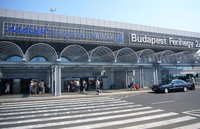 توقف رحلات المغادرة بمطار بودابست مؤقتا جراء عطل في الكمبيوتر