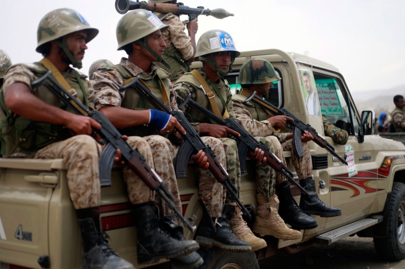 الحوثي يستنفر قواته الانقلابية تحسبا لأي مواجهة مع الحليف المخلوع (أ ف ب)