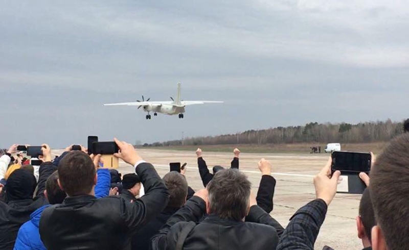 الطائرة (أنتونوف AN-132) تحلّق فوق أوكرانيا وبعد أسابيع فوق المملكة