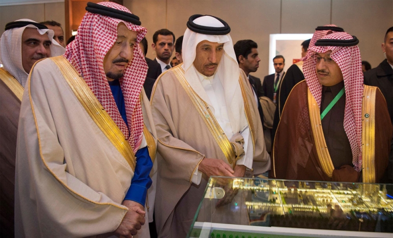 الملك يشرف المنتدى الاستثماري السعودي الصيني ويطلع على المشروعات المشتركة