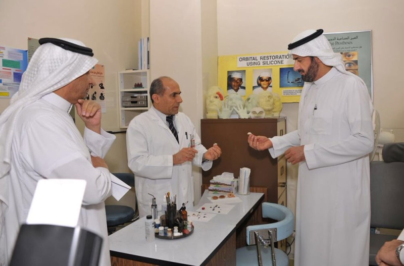 وزير الصحة يزور مستشفى الملك خالد التخصصي للعيون