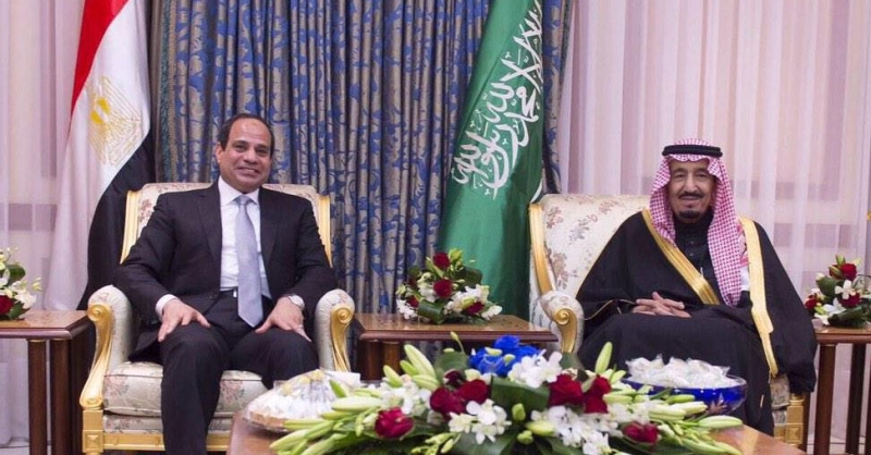 صورة ارشيفية للملك سلمان مع الرئيس المصري عبدالفتاح السيسي