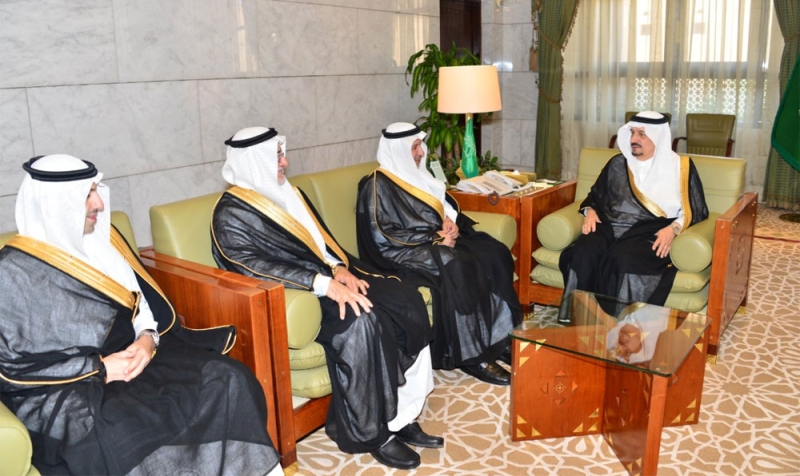 أمير الرياض يستقبل المشرف عام على مركز الملك سلمان للإغاثة والأعمال الإنسانية