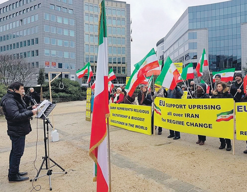  تظاهرة إيرانية في بروكسل ضد زيارة وزير خارجية النظام إلى الاتحاد الأوروبي (المعارضة الإيرانية)