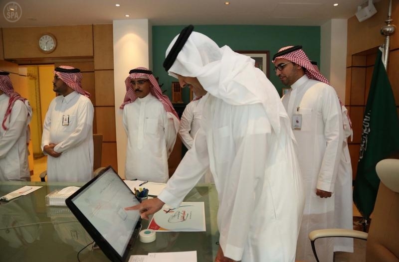  الأمير سلطان بن سلمان يطلق الخدمة الألكترونية للكتاب وكتاب الأعمدة في الصحف