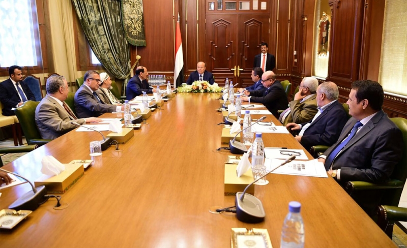 الرئيس اليمني يترأس اجتماعاً لمستشاريه لمناقشة المستجدات على الساحة اليمنية