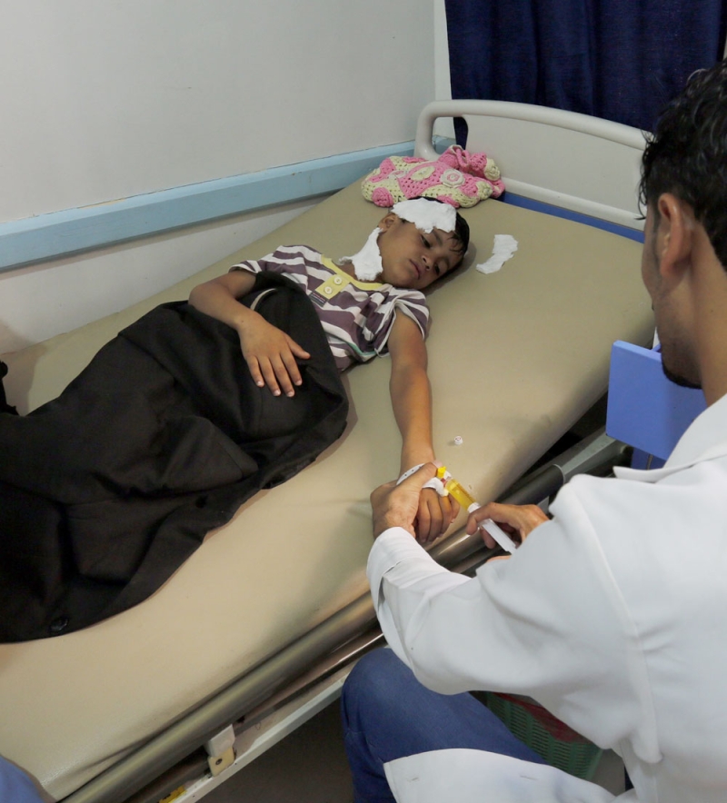 الميليشيا تتاجر بحياة اليمنيين وتحتجز أدوية الكوليرا (إ ب أ)