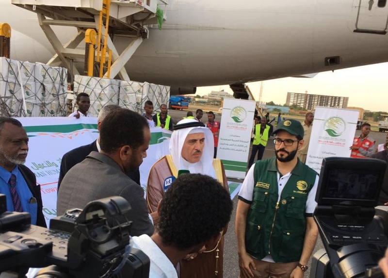 مركز الملك سلمان للإغاثة يسيّر أولى طائرات المساعدات التي أمر بها خادم الحرمين الشريفين لمتضرري الأمطار في السودان