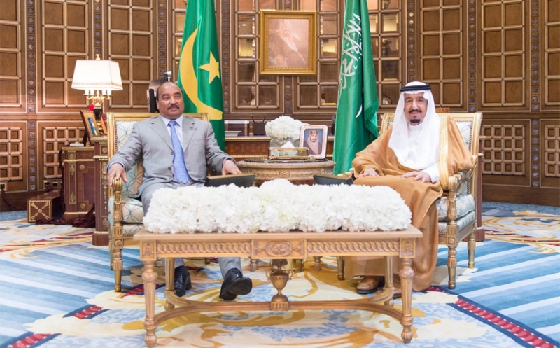 خادم الحرمين الشريفين يعقد جلسة مباحثات مع الرئيس الموريتاني