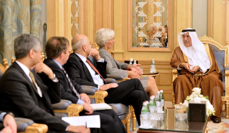 وزير المالية يبحث مع مدير صندوق النقد الدولي إمكانيات توظيف الكوادر السعودية