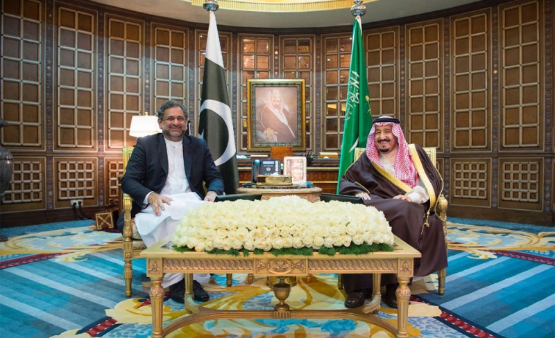 خادم الحرمين الشريفين يعقد جلسة مباحثات مع دولة رئيس وزراء جمهورية باكستان الإسلامية

