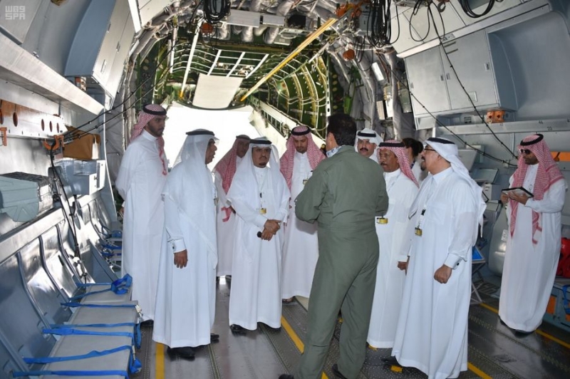 وكيل وزارة الداخلية يزور معرض دبي الدولي للطيران
