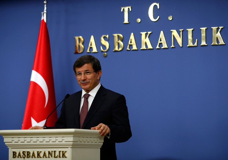 داود أوغلو يعلن تشكيلة الحكومة التركية الجديدة