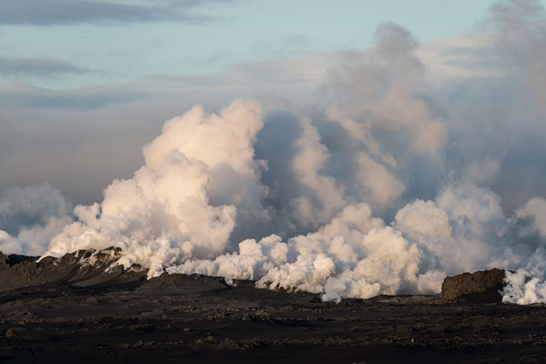 صورة جوية لبركان باردربونجا (رويترز) 