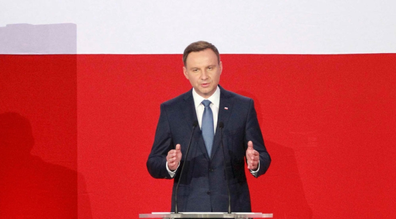 فوز المحافظ أندري دودا بالانتخابات الرئاسية في بولندا

