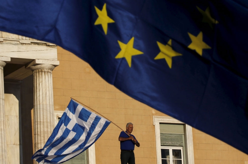 وزير المالية اليوناني: الحكومة تهدف للتوصل إلى اتفاق مع الدائنين يوم الإثنين
