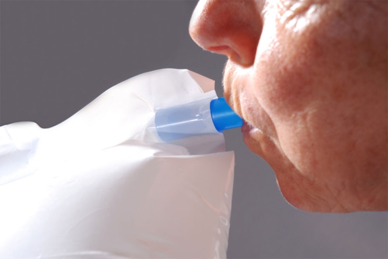 جهاز إلكتروني جديد يمكنه اكتشاف 17 مرضا مختلفا من خلال رائحة أنفاس المريض
