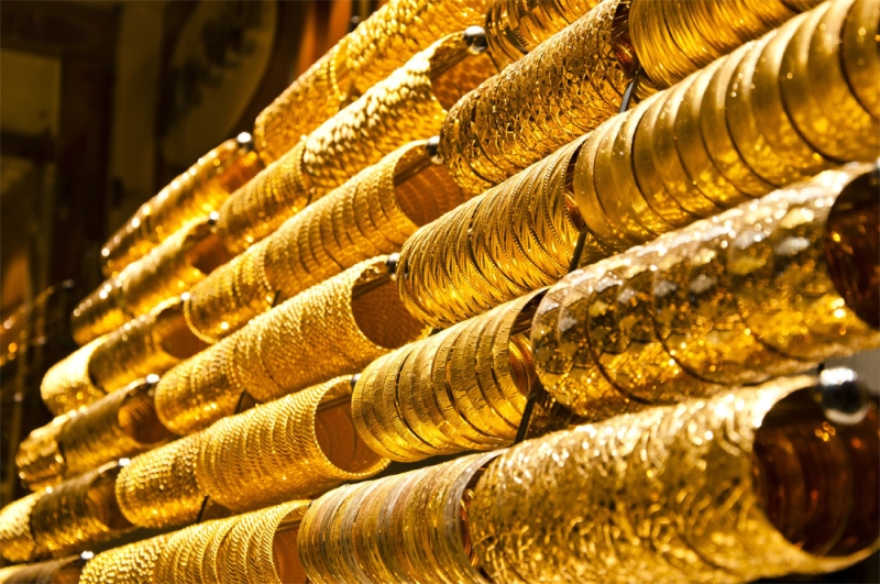 الذهب يرتفع إلى أعلى مستوياته منذ ثلاثة أسابيع
