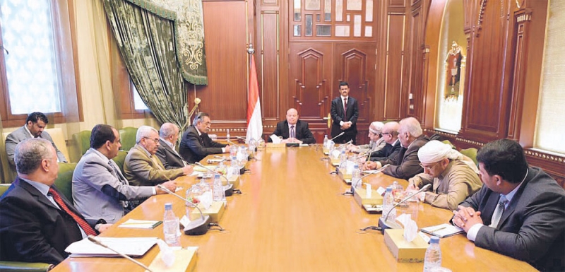 الرئيس هادي خلال ترؤسه اجتماعاً للهيئة الاستشارية بالرياض