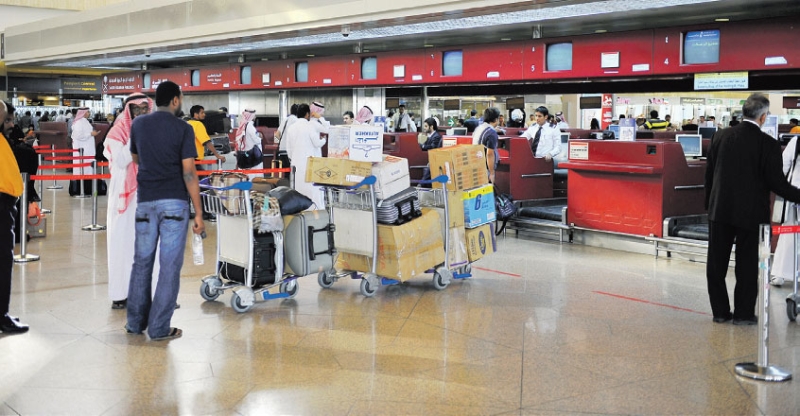 تقيد المسافرين بالأنظمة يسهل إجراءاتهم بالمطارات (اليوم)