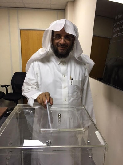 د. البوعلي مشاركًا في انتخابات المجلس البلدي (اليوم)
