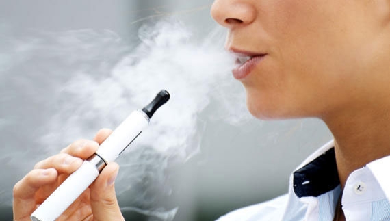  دراسة: 1 من كل 5 مراهقين جرب «السيجارة الإلكترونية»
