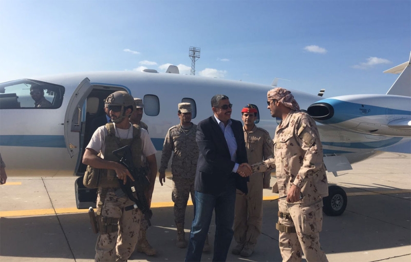 نائب الرئيس اليمني يصل إلى عدن وذلك في إطار العودة الدائمة للحكومة اليمنية الشرعية 