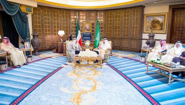 خادم الحرمين الشريفين يعقد جلسة مباحثات رسمية مع أمير دولة الكويت