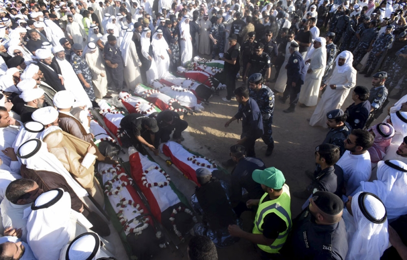 خلال دفن ضحايا العملية الاهابية 