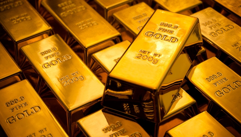 نزلت عقود الذهب الأمريكية 0.3 بالمئة