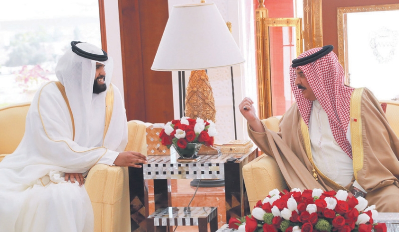 ملك البحرين يستقبل الشيخ سلطان بن سحيم (بنا)