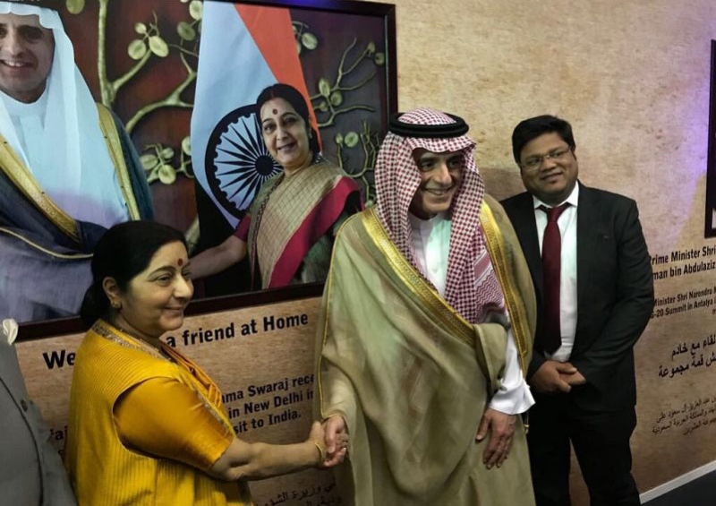 وزير الخارجية يزور جناح الهند فى «الجنادرية» (صور)
