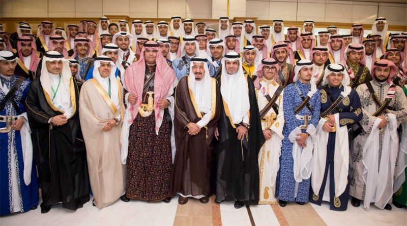 خادم الحرمين الشريفين يرعى حفل تخريج الدفعة الـ 41 من طلاب مدارس الرياض