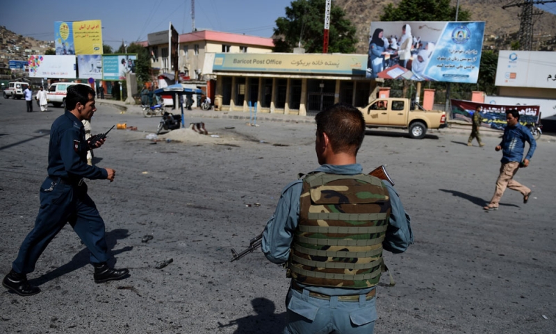 مقتل 61 شخصًا على الأقل وإصابة 207 آخرين في تفجيرين وسط العاصمة الأفغانية
