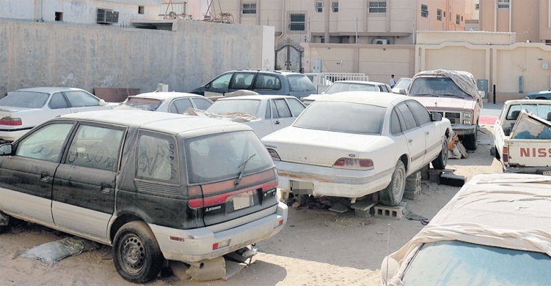 سيارات مهملة أزالتها اللجنة من خالدية الهفوف مؤخرا (اليوم)
