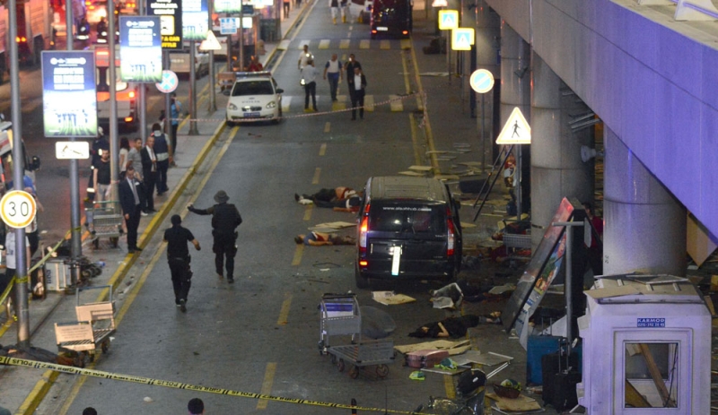 وفاة 7 سعوديين وإصابة 27 وفقدان 5 في تفجيري مطار أتاتورك