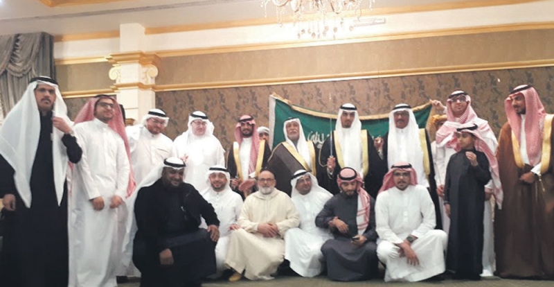 العريس عبدالعزيز المسلم وأقاربه وضيوفه (اليوم)