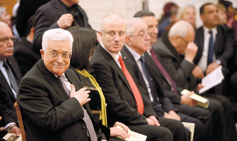 الرئيس الفلسطيني يشارك المسيحيين عيدهم في مدينة بيت لحم