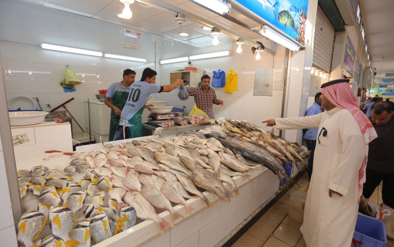 سوق الأسماك شهد استقرارا نسبيا في الأسعار خلال رمضان
