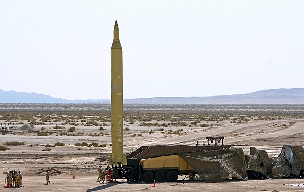 الصواريخ الباليستية الإيرانية وحظر السلاح يعيقان الاتفاق النووي
